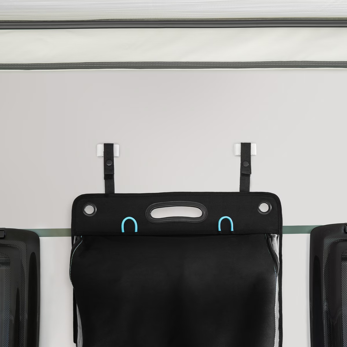 Thule POD 2.0 Accessory Hanger