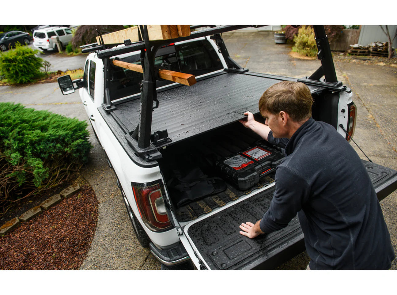 Yakima Tonneau Kit 1 (Retrax XR Series, Pace Edwards UltraGroove*) - RETURN