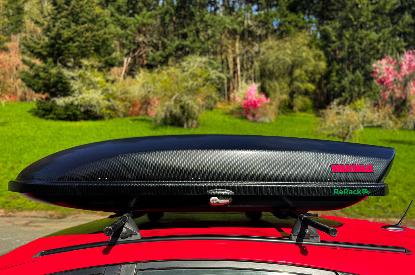 RENTAL - Yakima SkyBox 16 Carbonite